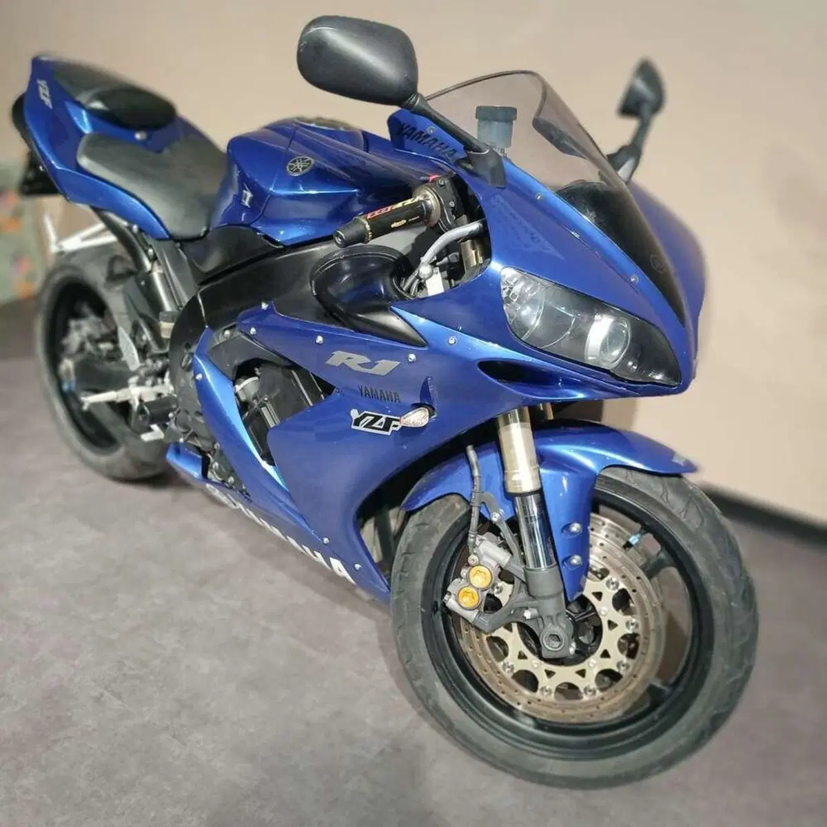 Yamaha YZF R1 (2004 - 05) (2)