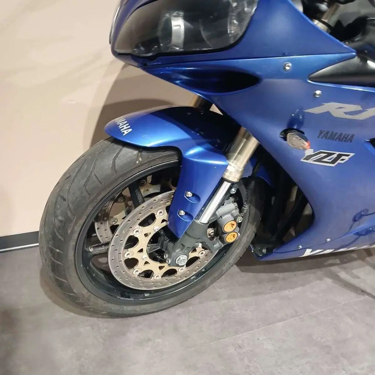 Yamaha YZF R1 (2004 - 05) (5)