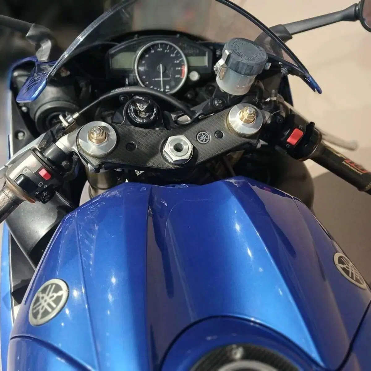 Yamaha YZF R1 (2004 - 05) (6)