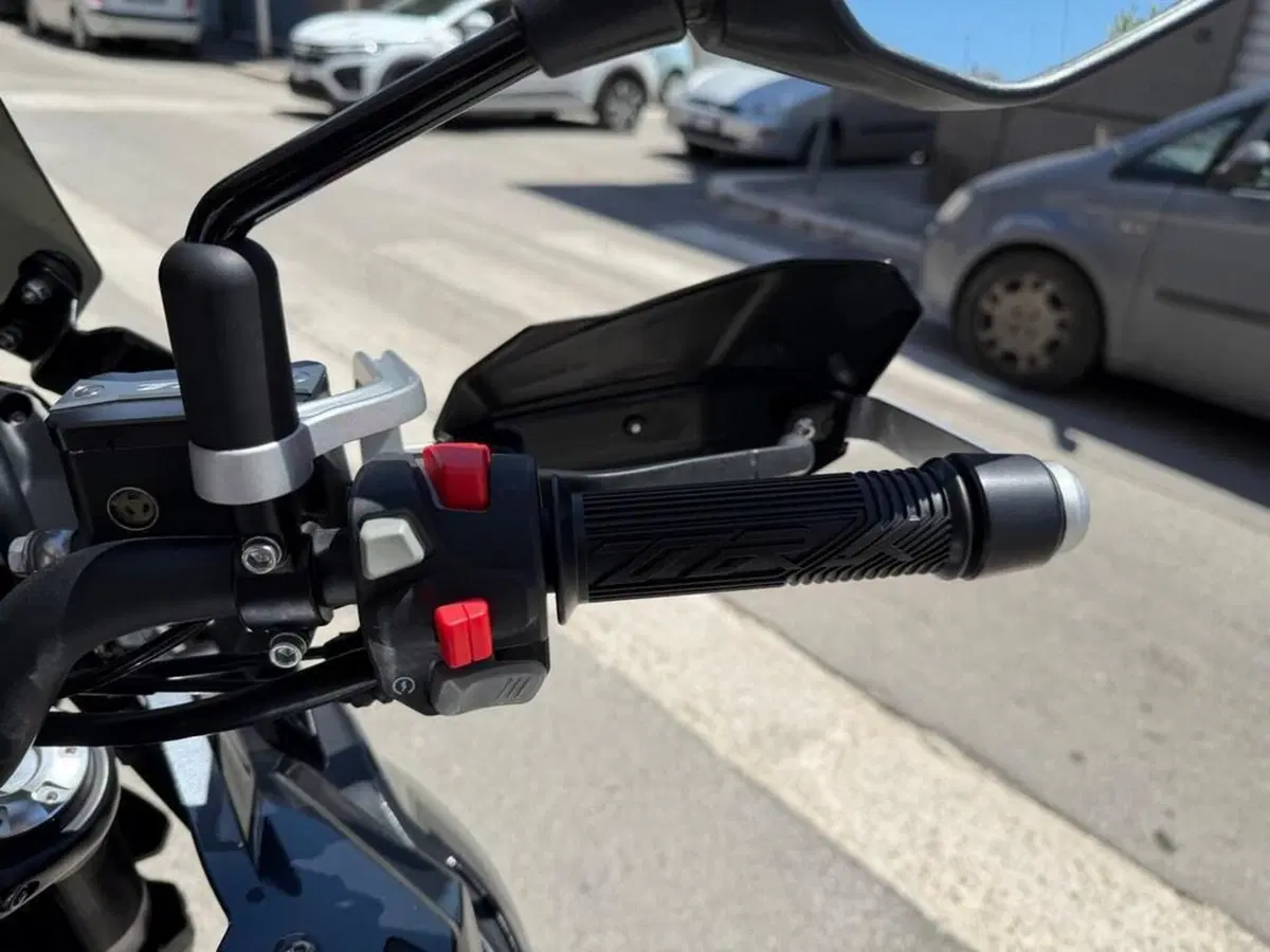 Benelli TRK 502 (2021 - 25) (11)
