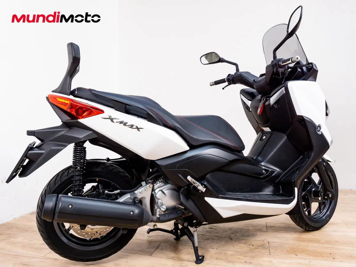 Yamaha X-Max 250 Iron Max ABS (2016) (3)
