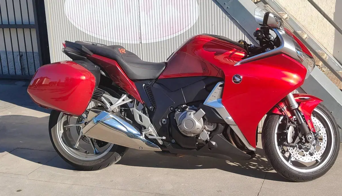 Honda VFR 1200 F DCT ABS (2010 - 16)