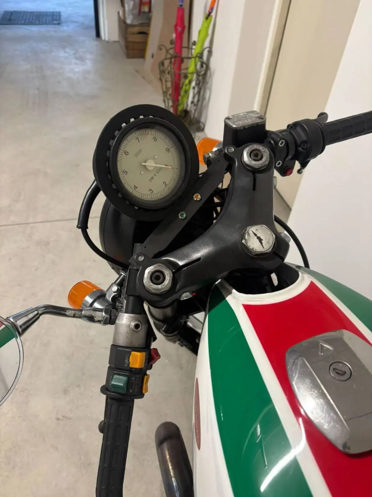 Moto Guzzi SP 1000 (4)