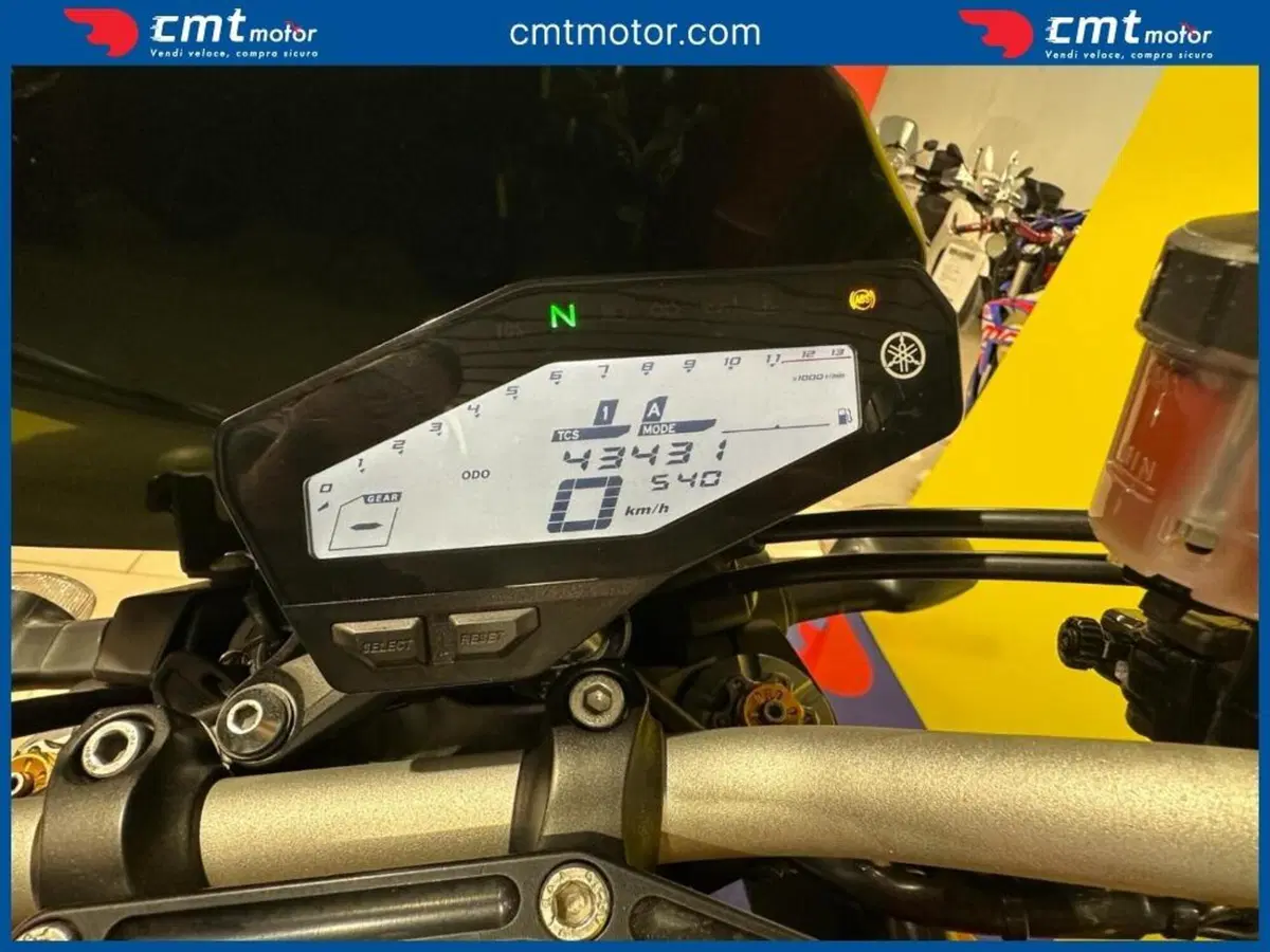 Yamaha MT-09 ABS (2016) (5)