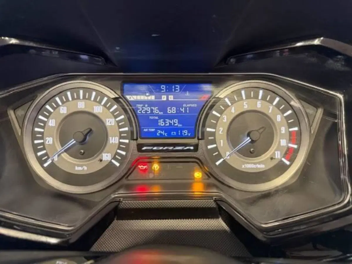 Honda Forza 300 (2019 - 20) (11)