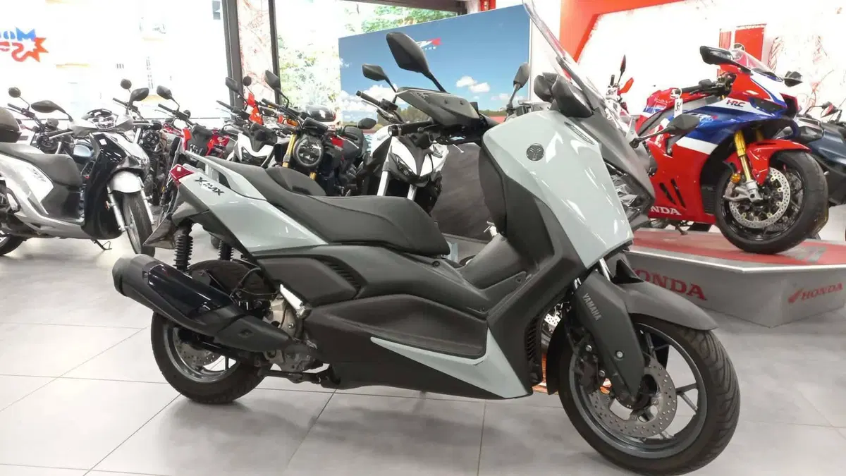 Yamaha X-Max 300 Tech Max (2025 - 26)