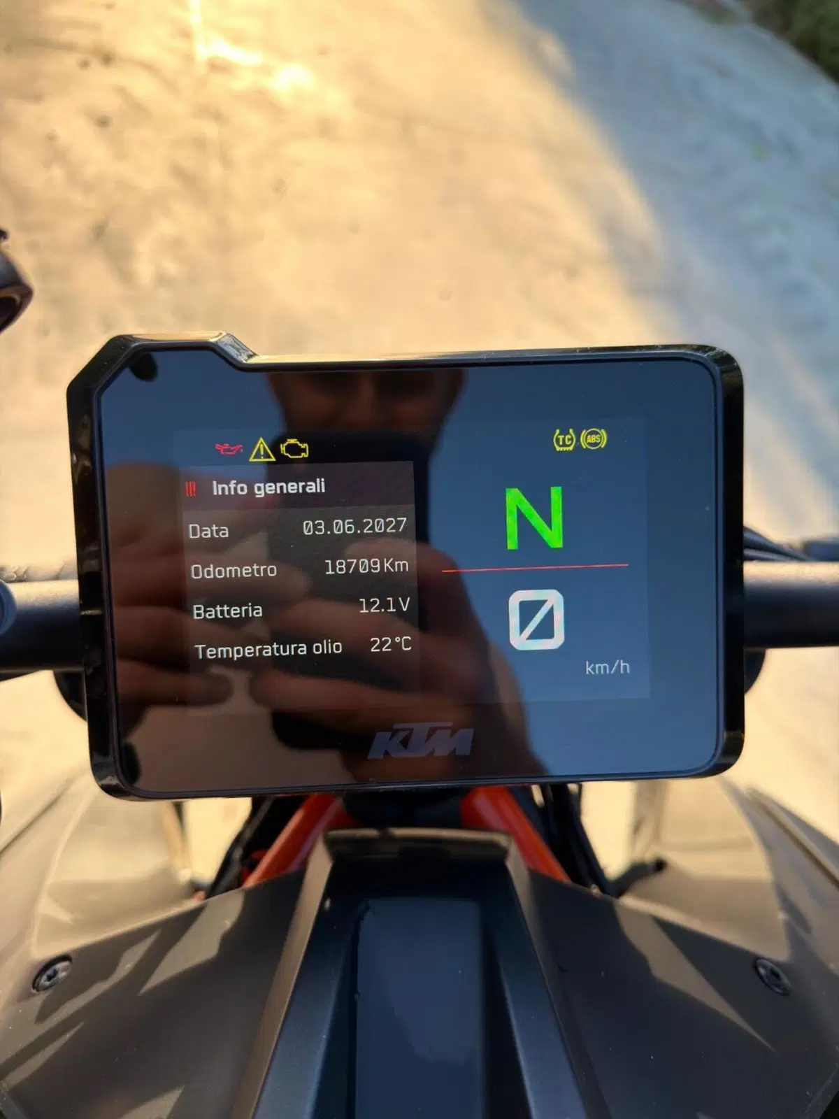 KTM 1290 Super Duke R (2020) (2)