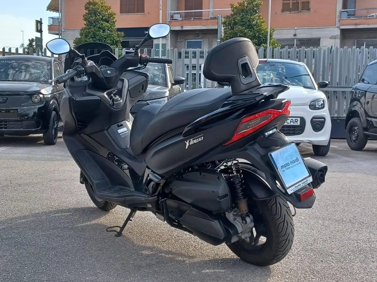 Kymco X-Town 300i (2021 - 24) (2)