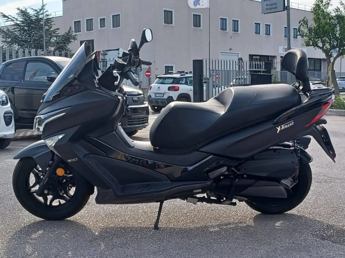 Kymco X-Town 300i (2021 - 24) (3)