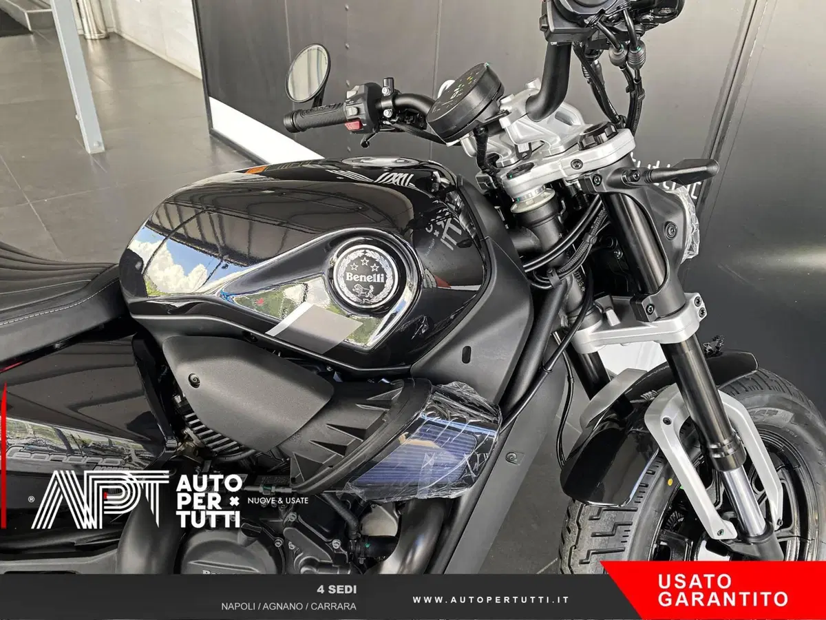 Benelli Leoncino 400 Bobber (2026) (9)