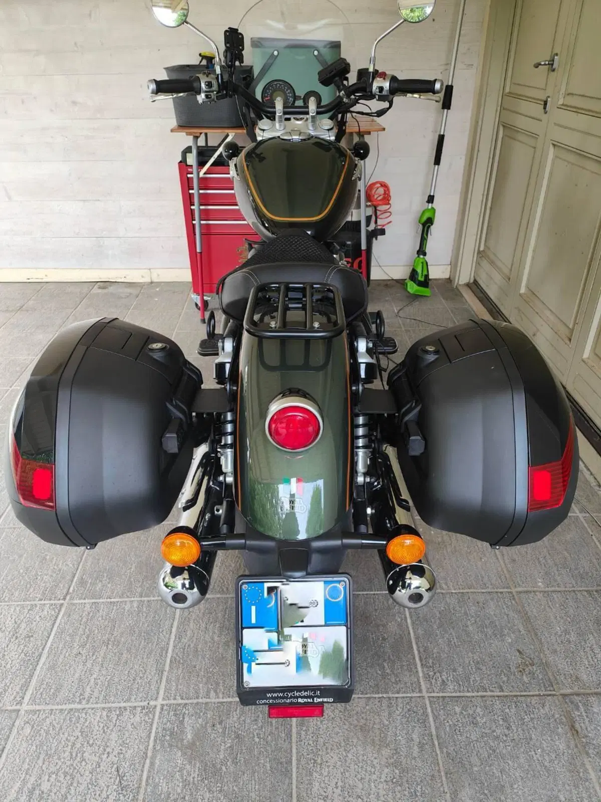Royal Enfield Super Meteor 650 (2023 - 26) (2)