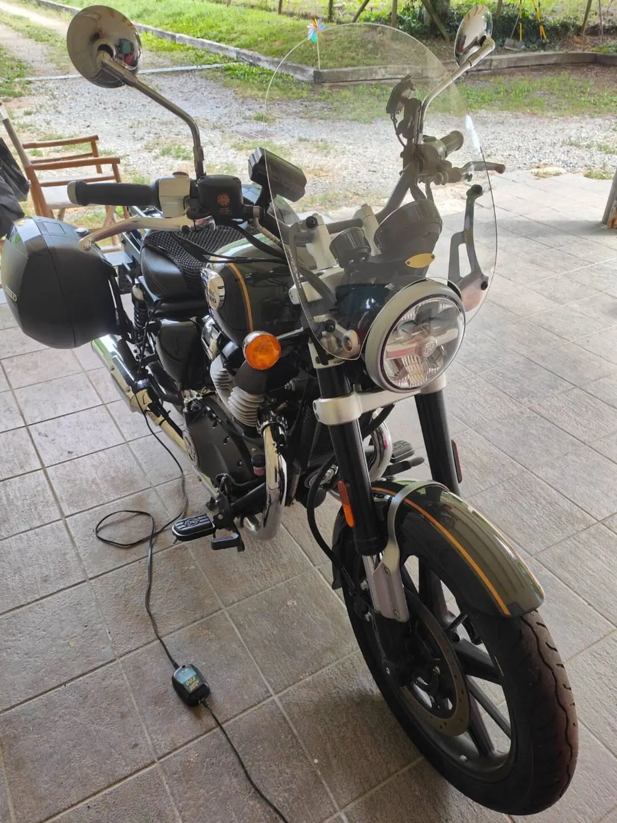 Royal Enfield Super Meteor 650 (2023 - 26) (4)