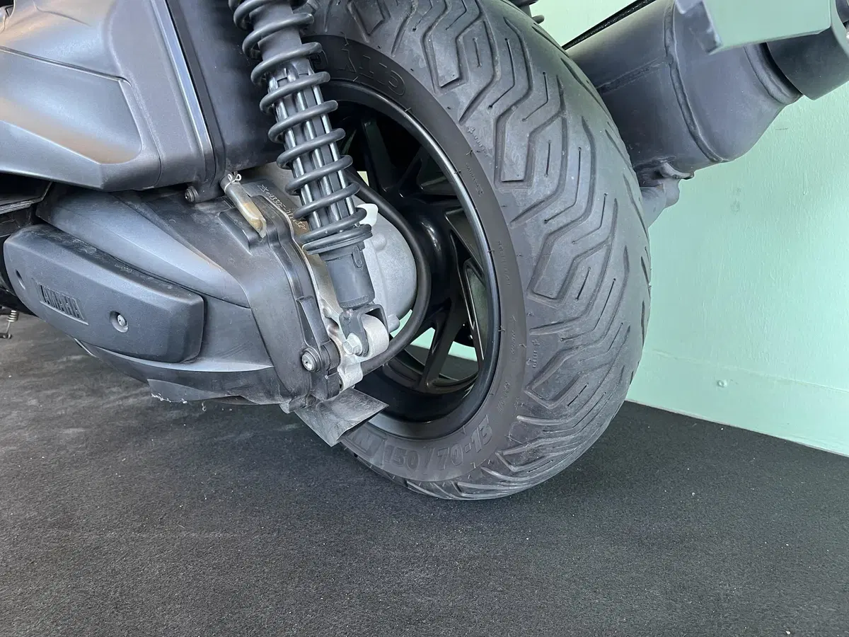 Yamaha X-Max 400 ABS (2013 - 16) (19)