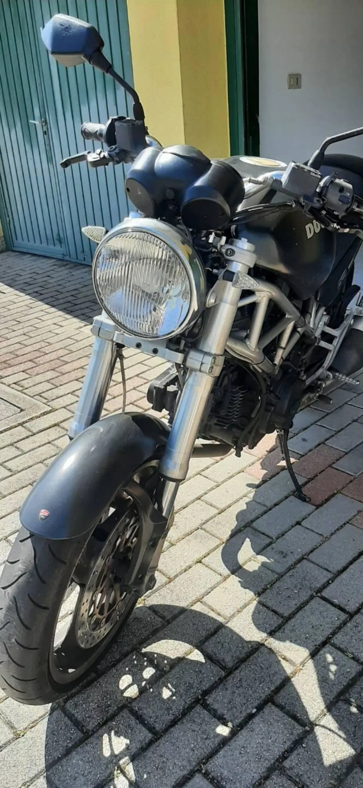 Ducati Monster 620 Dark (2003 - 06) (2)