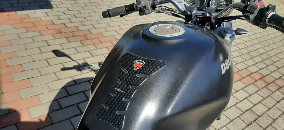 Ducati Monster 620 Dark (2003 - 06) (4)