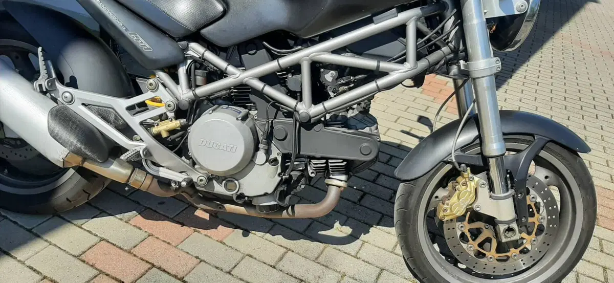 Ducati Monster 620 Dark (2003 - 06) (5)