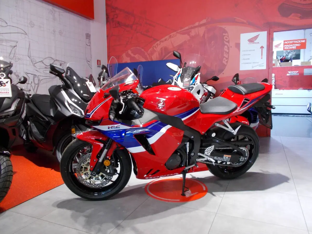 Honda CBR 600 RR (2024 - 26) (2)