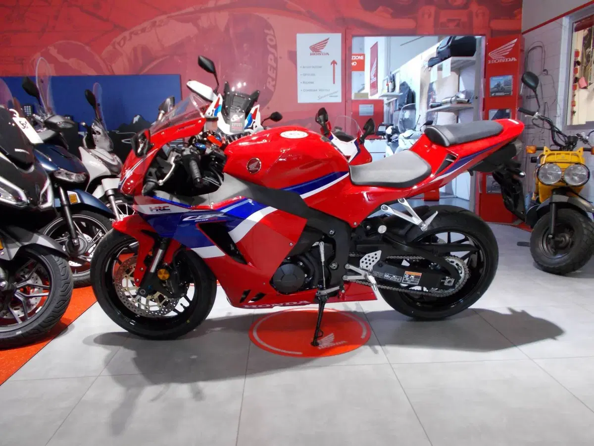 Honda CBR 600 RR (2024 - 26) (5)