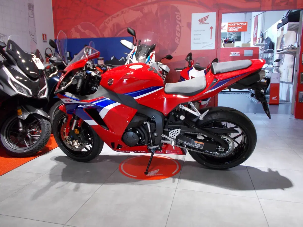 Honda CBR 600 RR (2024 - 26) (6)