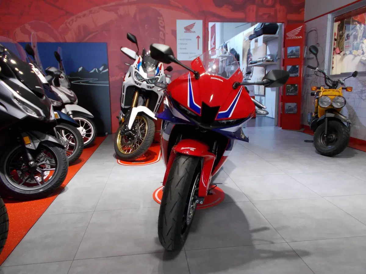 Honda CBR 600 RR (2024 - 26) (9)