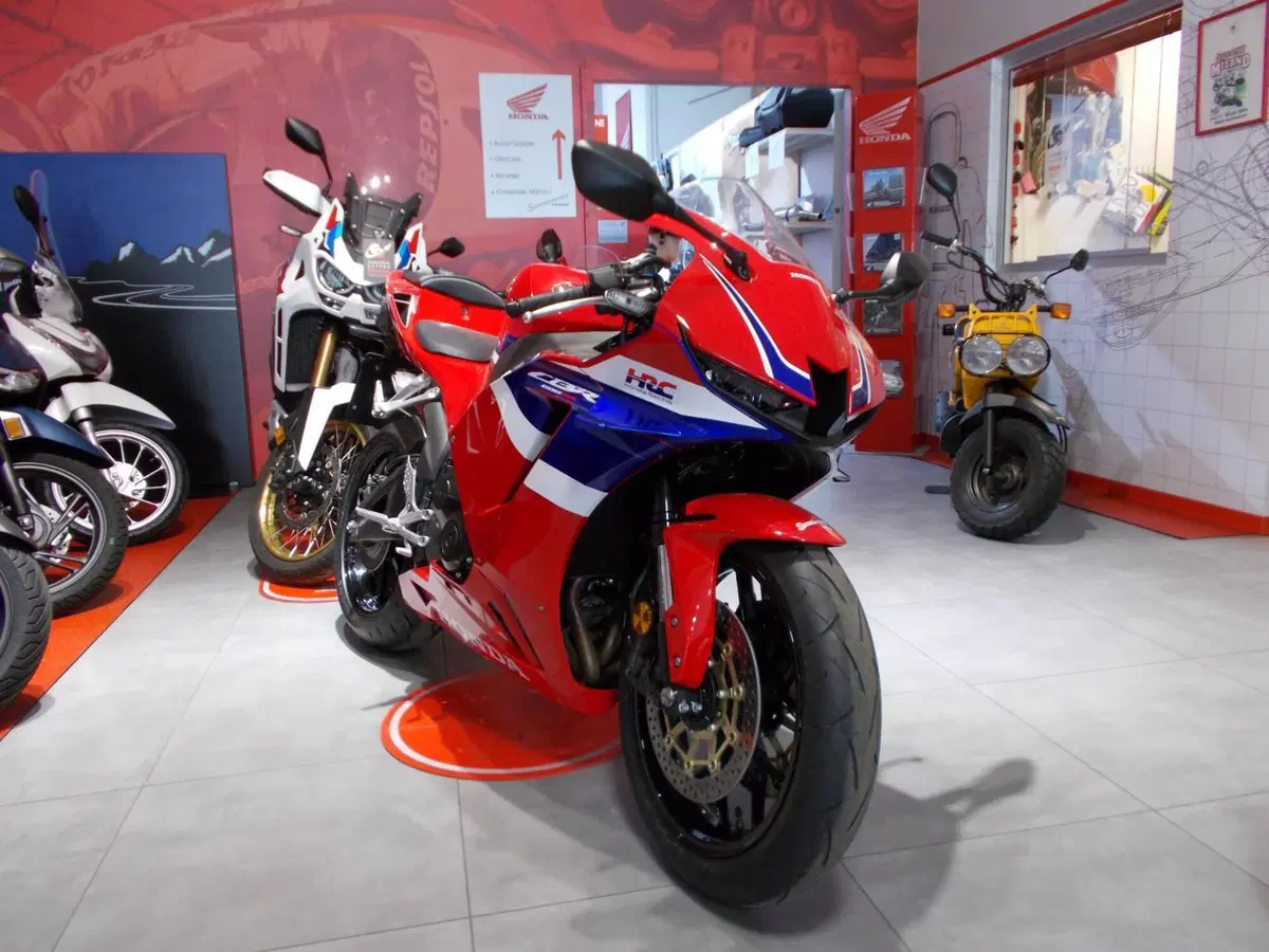 Honda CBR 600 RR (2024 - 26) (10)