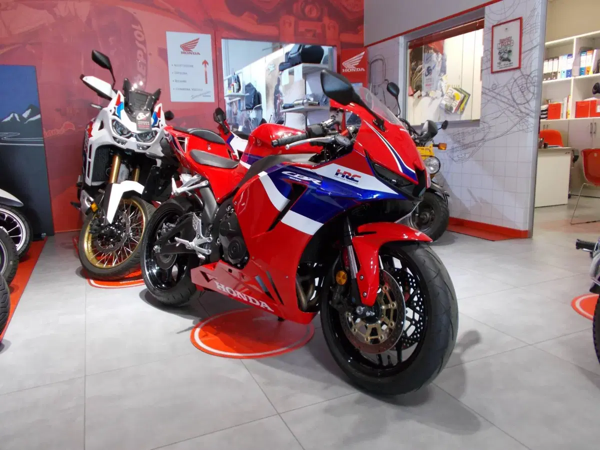 Honda CBR 600 RR (2024 - 26) (11)