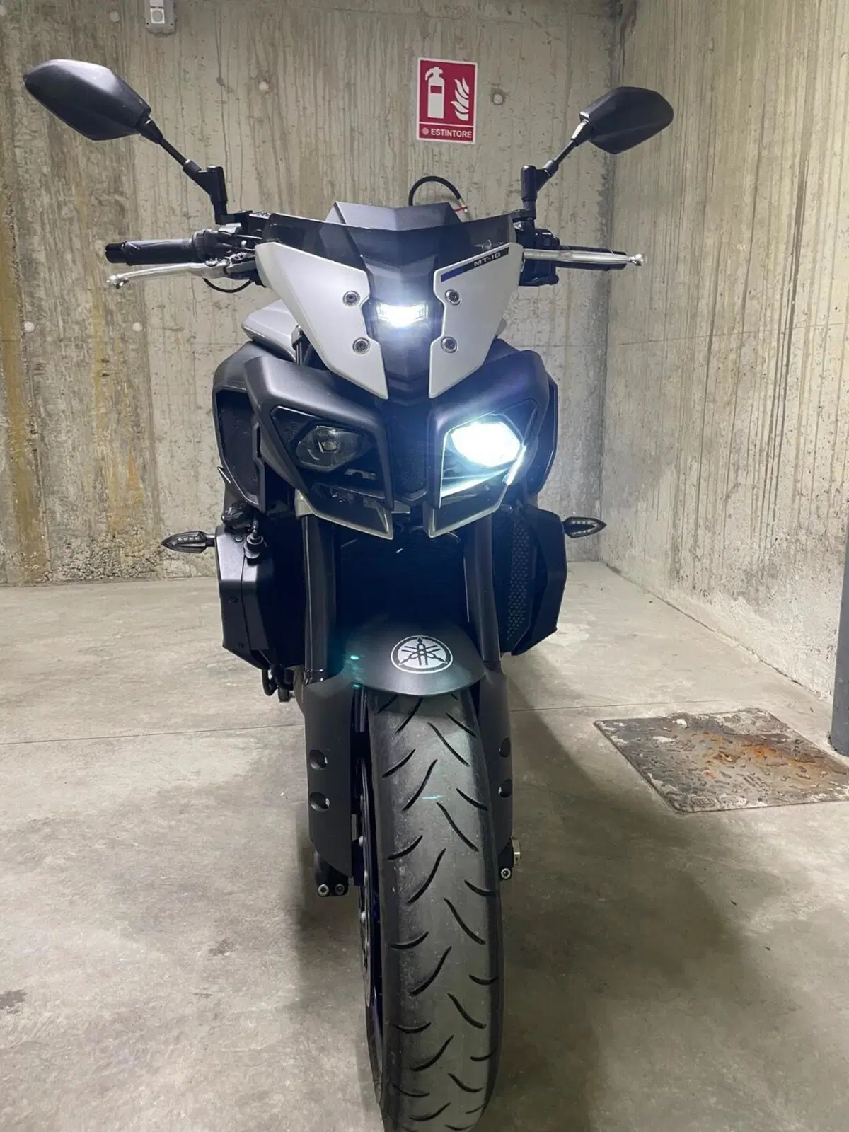 Yamaha MT-10 ABS (2016 - 17) (7)