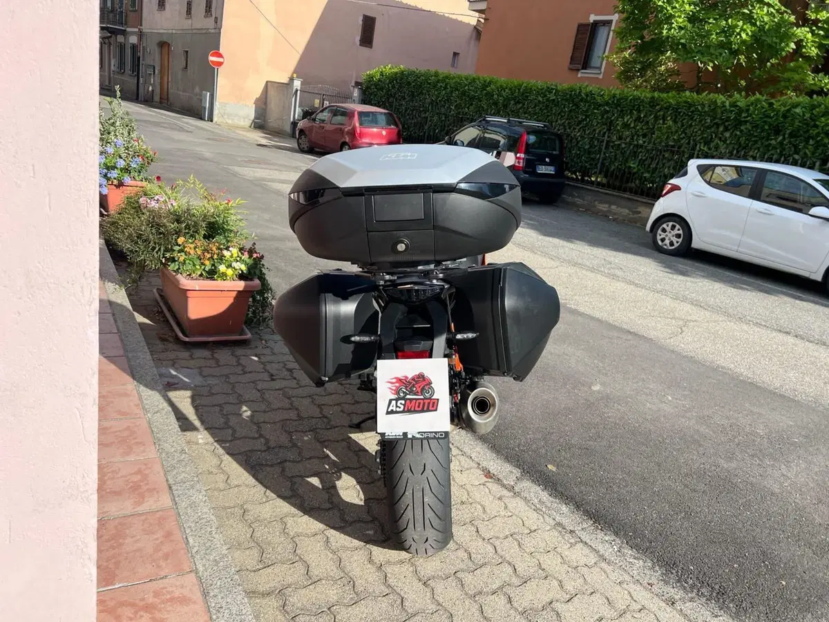 KTM 1290 Super Duke GT (2022 - 25) (4)