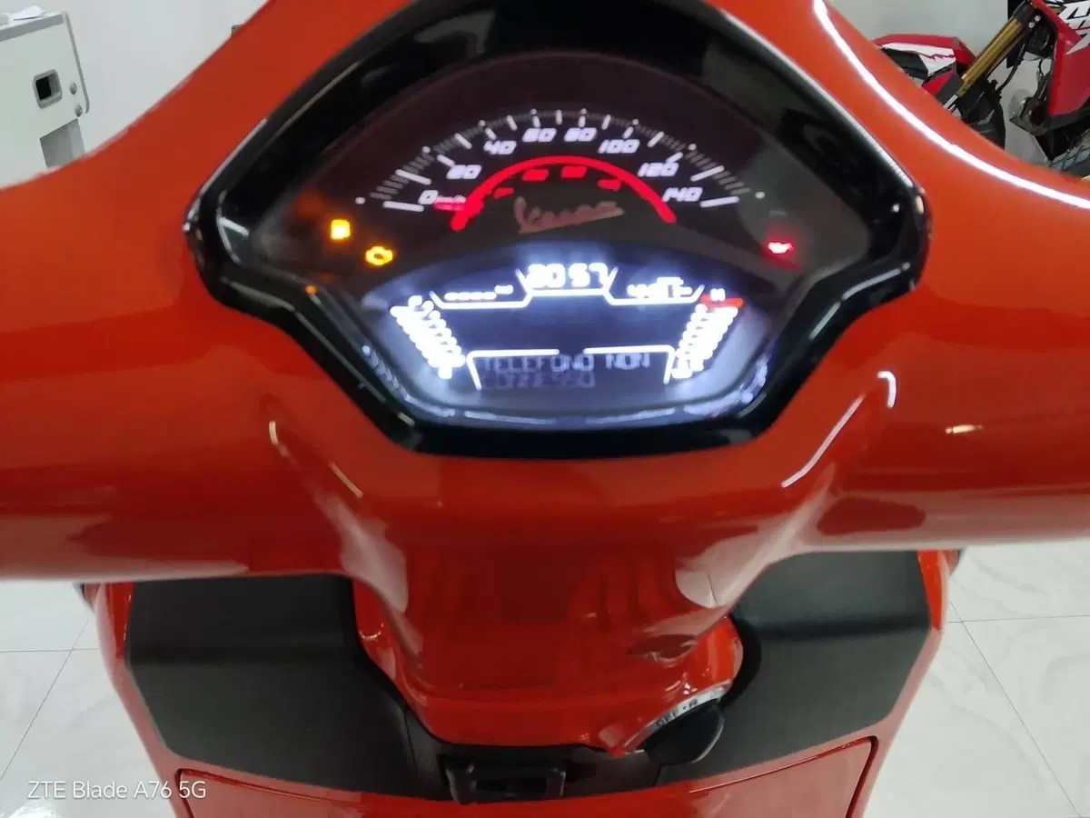 Vespa GTS 300 Super Sport (2023 - 24) (8)