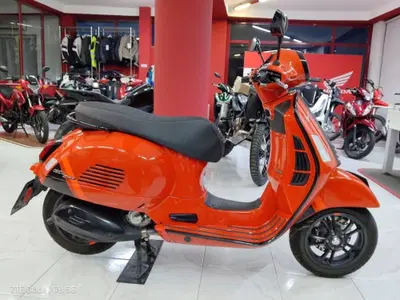 Vespa GTS 300 Super Sport (2023 - 24) usata