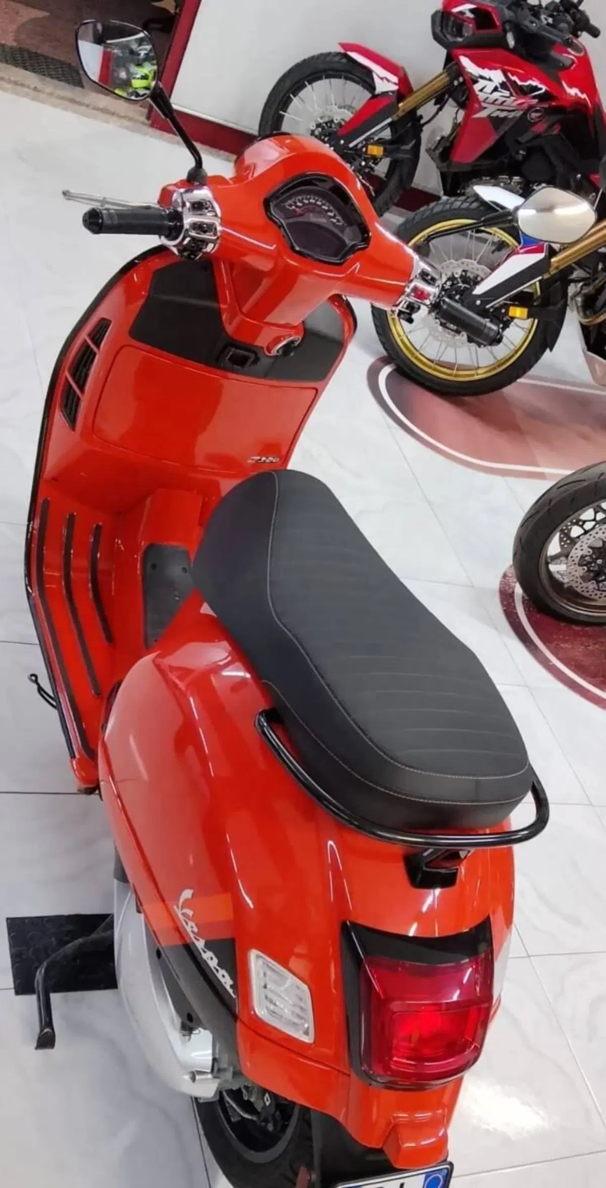 Vespa GTS 300 Super Sport (2023 - 24) (4)