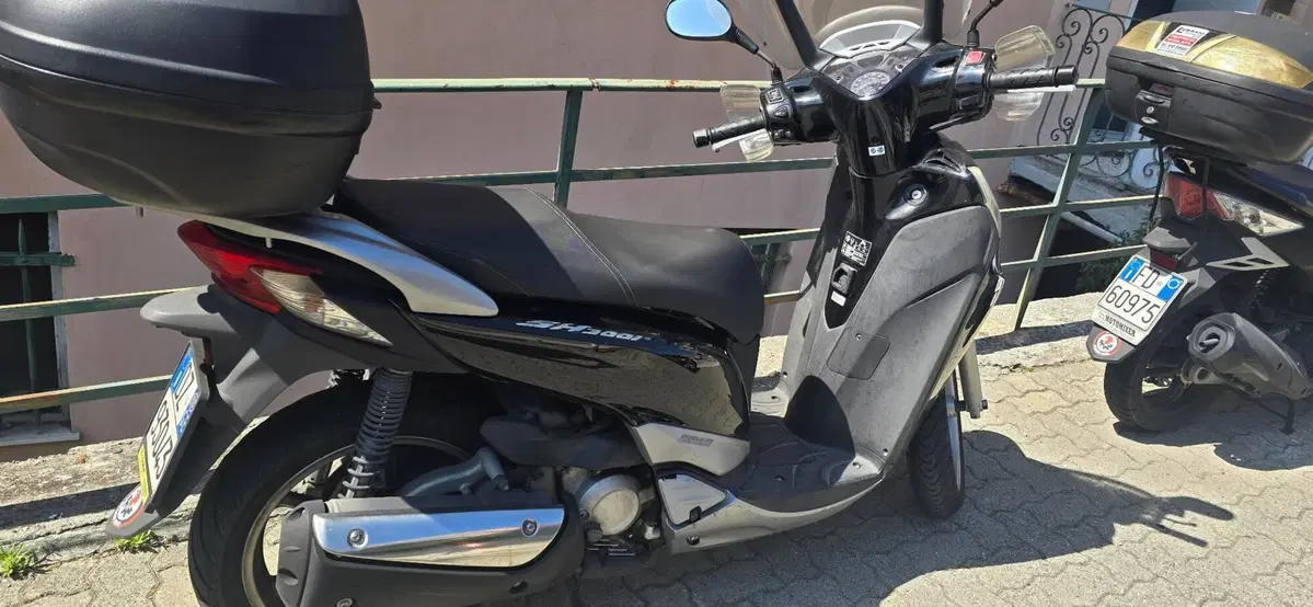 Honda SH 300 i ABS (2013 - 14) (2)