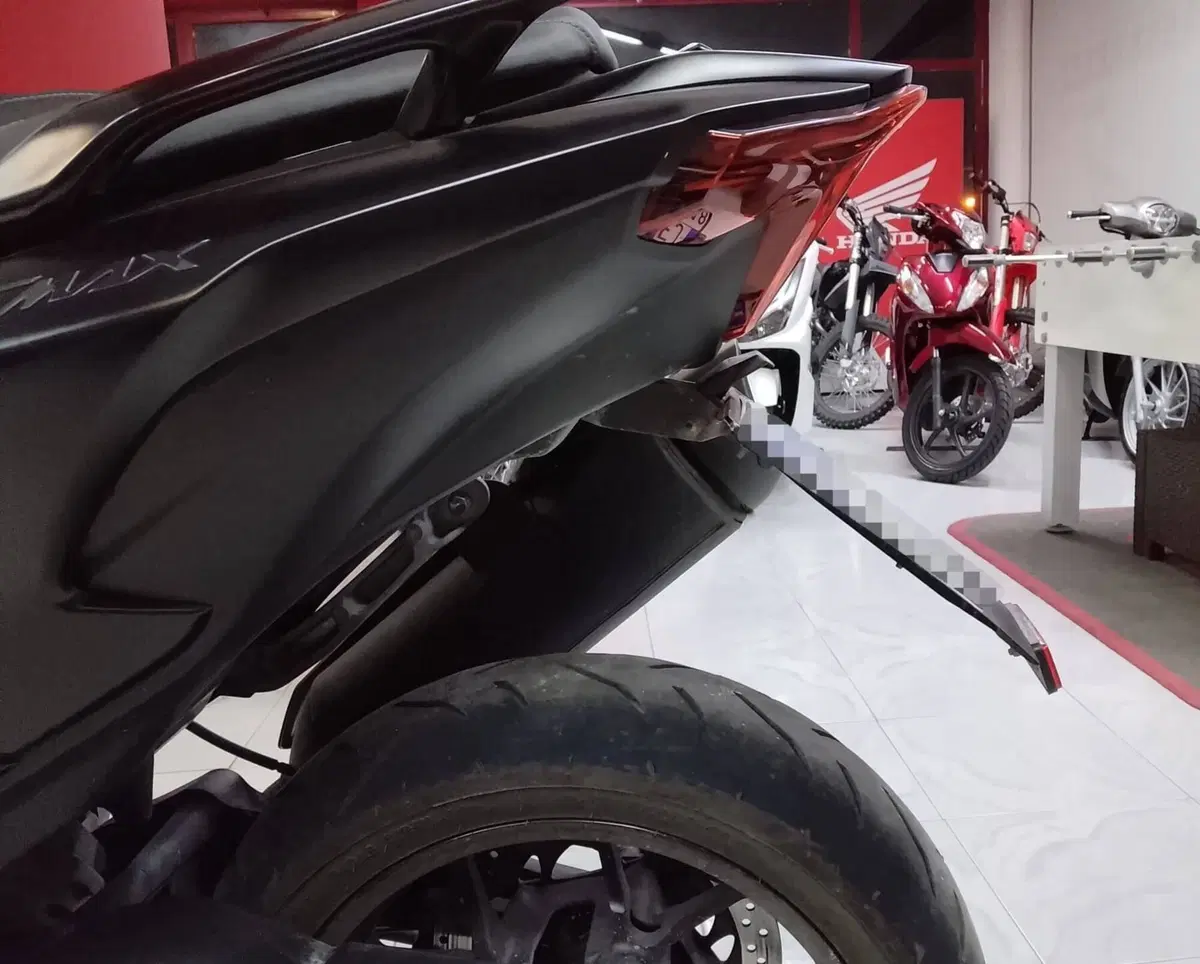 Yamaha T-Max 560 Tech Max (2022 - 24) (5)