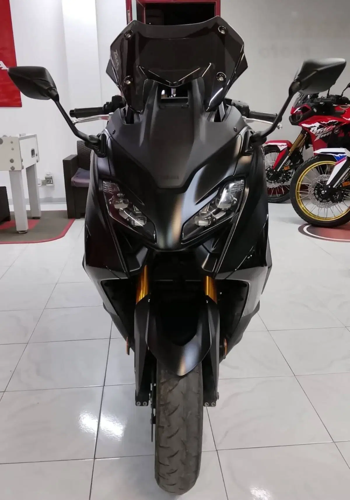 Yamaha T-Max 560 Tech Max (2022 - 24) (2)