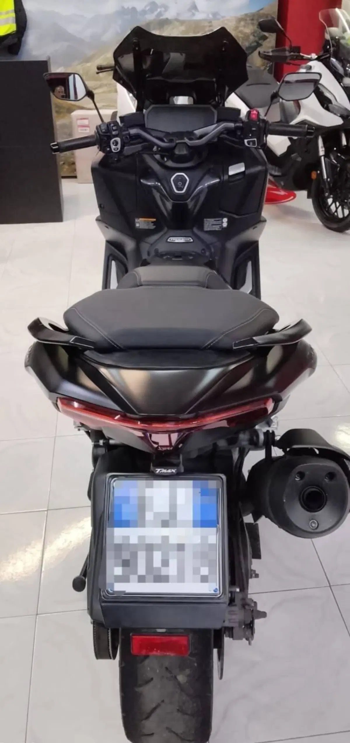 Yamaha T-Max 560 Tech Max (2022 - 24) (4)