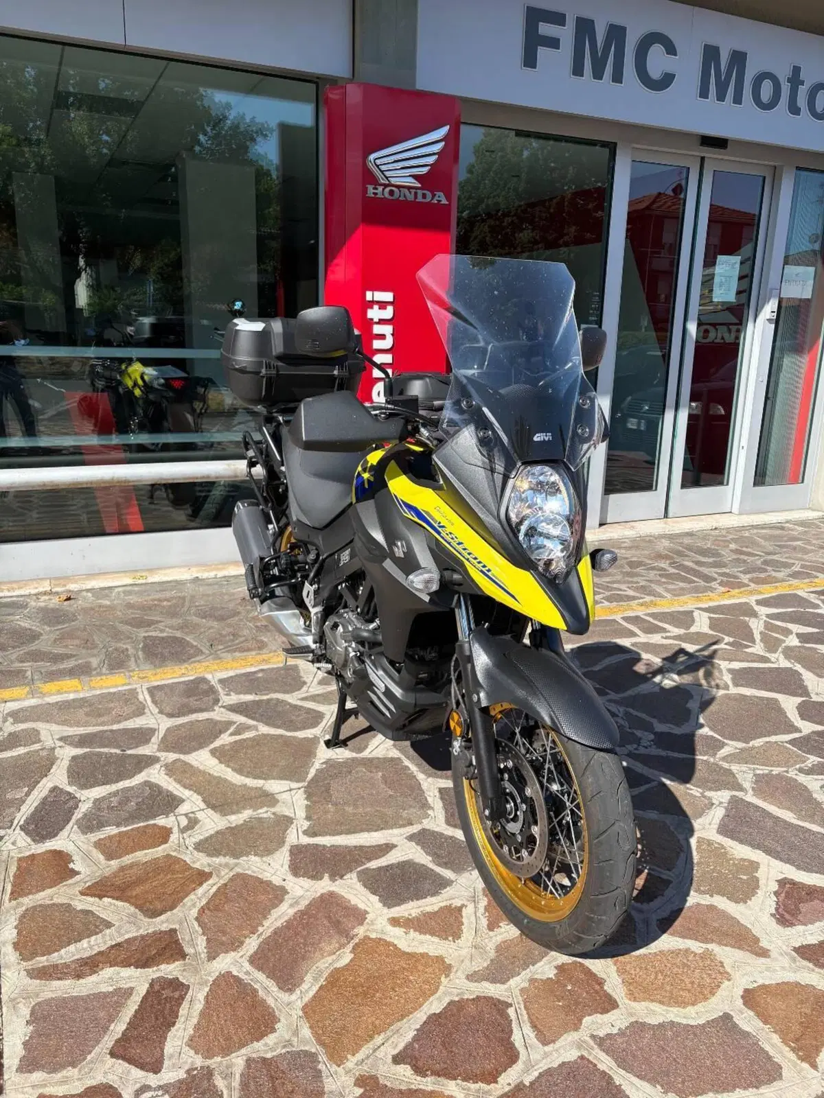 Suzuki V-Strom 650XT (2021 - 25) (4)
