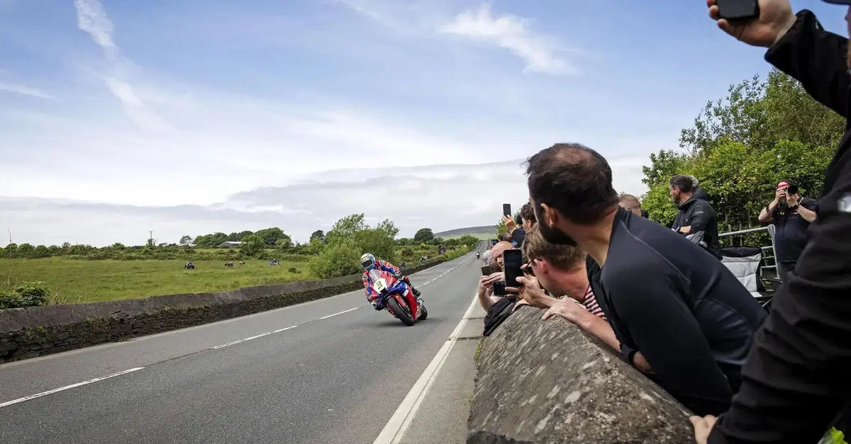Il Tourist Trophy si connette al futuro: SENA &egrave; il nuovo partner ufficiale per le comunicazioni