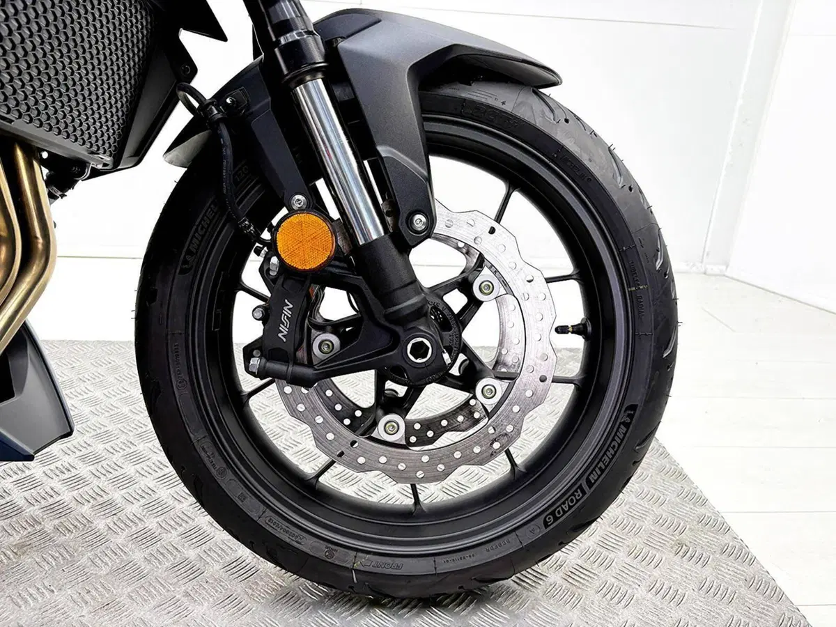 Honda CB 750 Hornet (2026) (11)