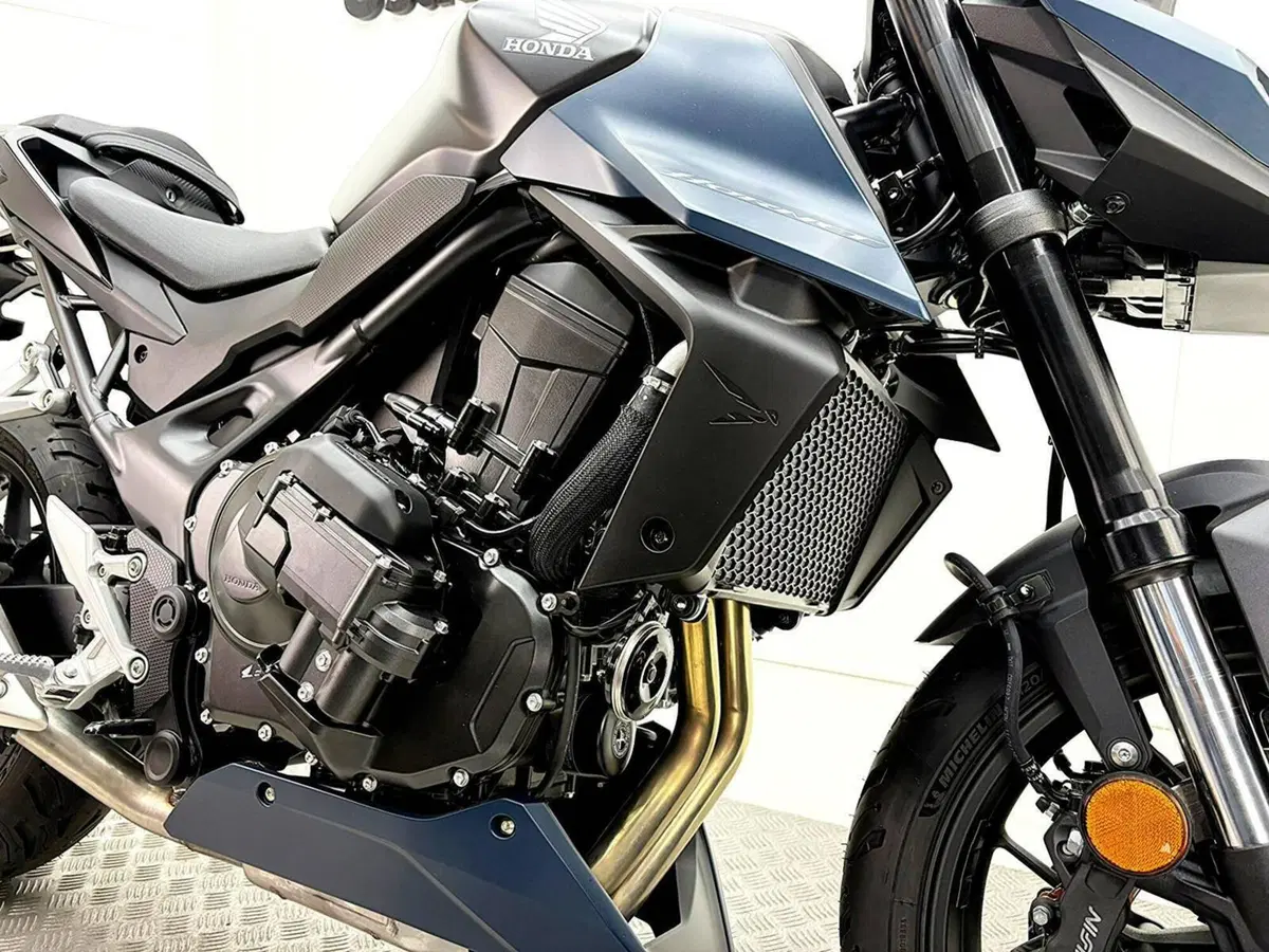 Honda CB 750 Hornet (2026) (9)
