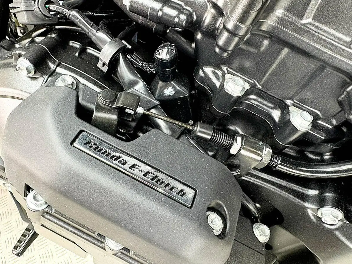 Honda CB 750 Hornet (2026) (18)