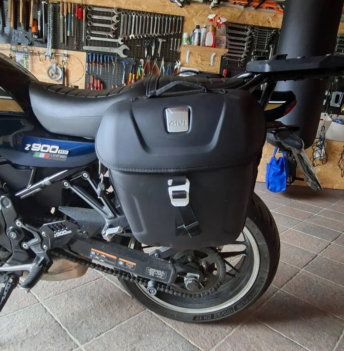 Kawasaki Z 900 RS Performance (2021 - 22) (8)