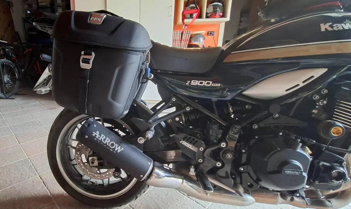 Kawasaki Z 900 RS Performance (2021 - 22) (9)