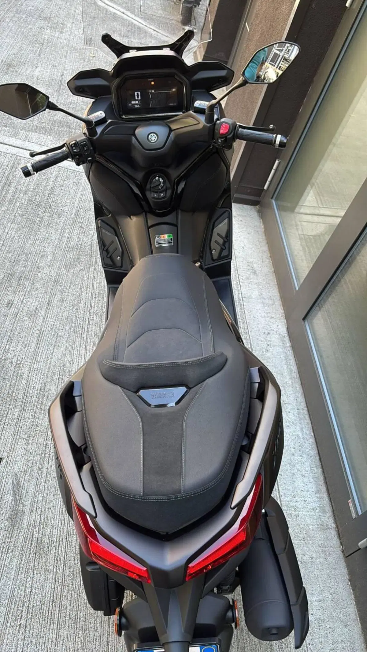 Yamaha X-Max 125 Tech Max (2025 - 26) (5)