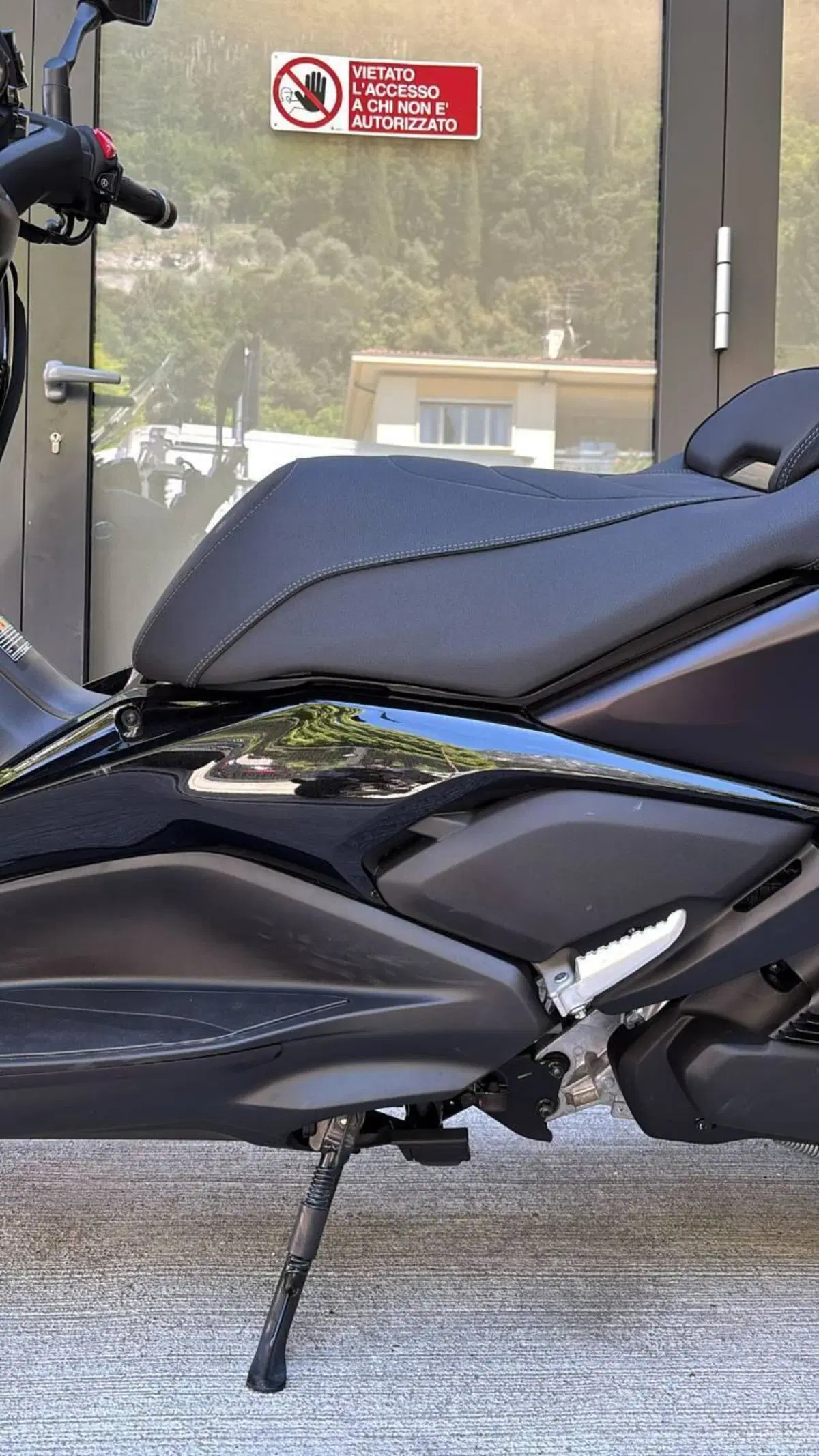 Yamaha X-Max 125 Tech Max (2025 - 26) (9)