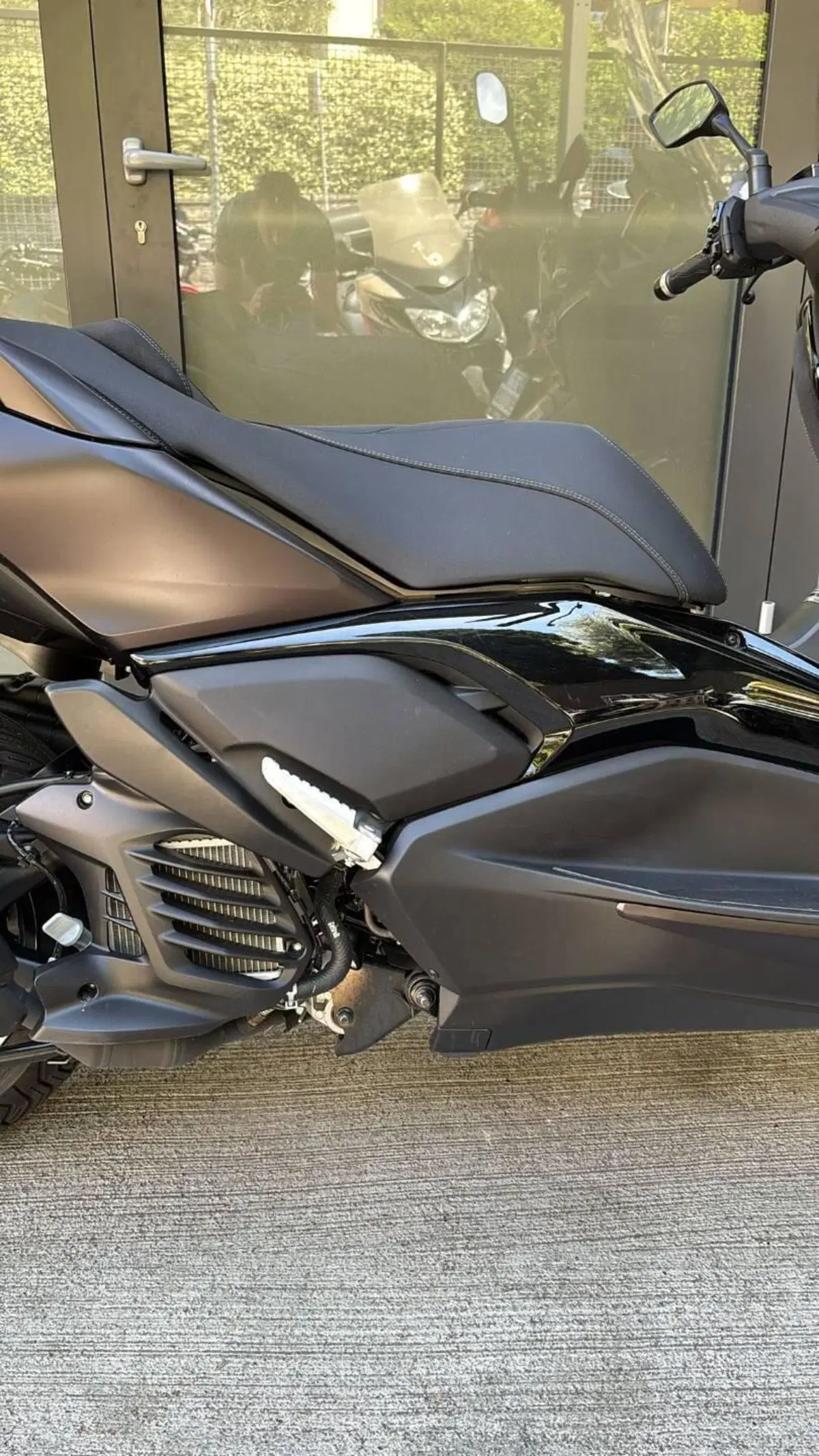 Yamaha X-Max 125 Tech Max (2025 - 26) (12)