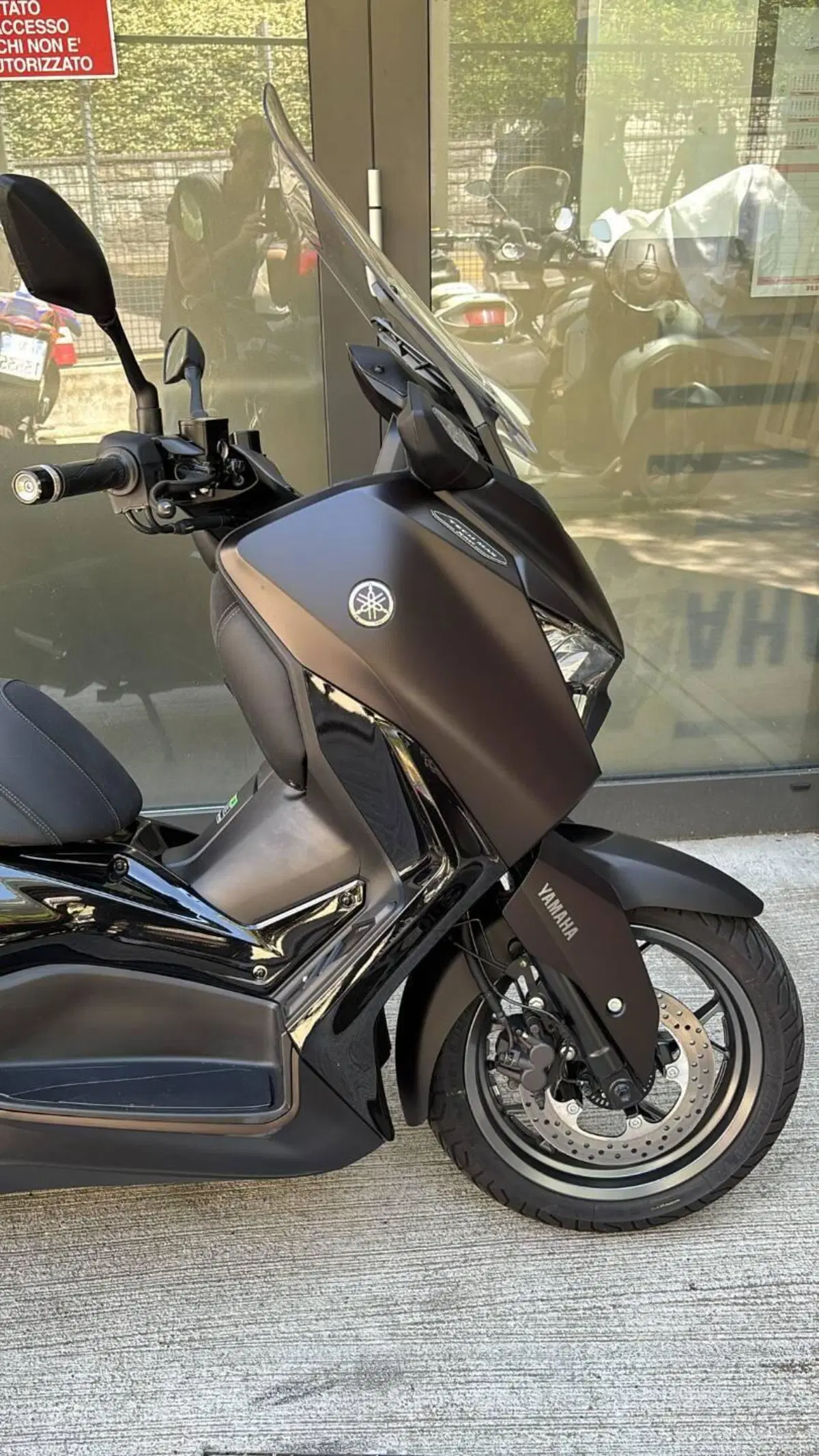 Yamaha X-Max 125 Tech Max (2025 - 26) (4)