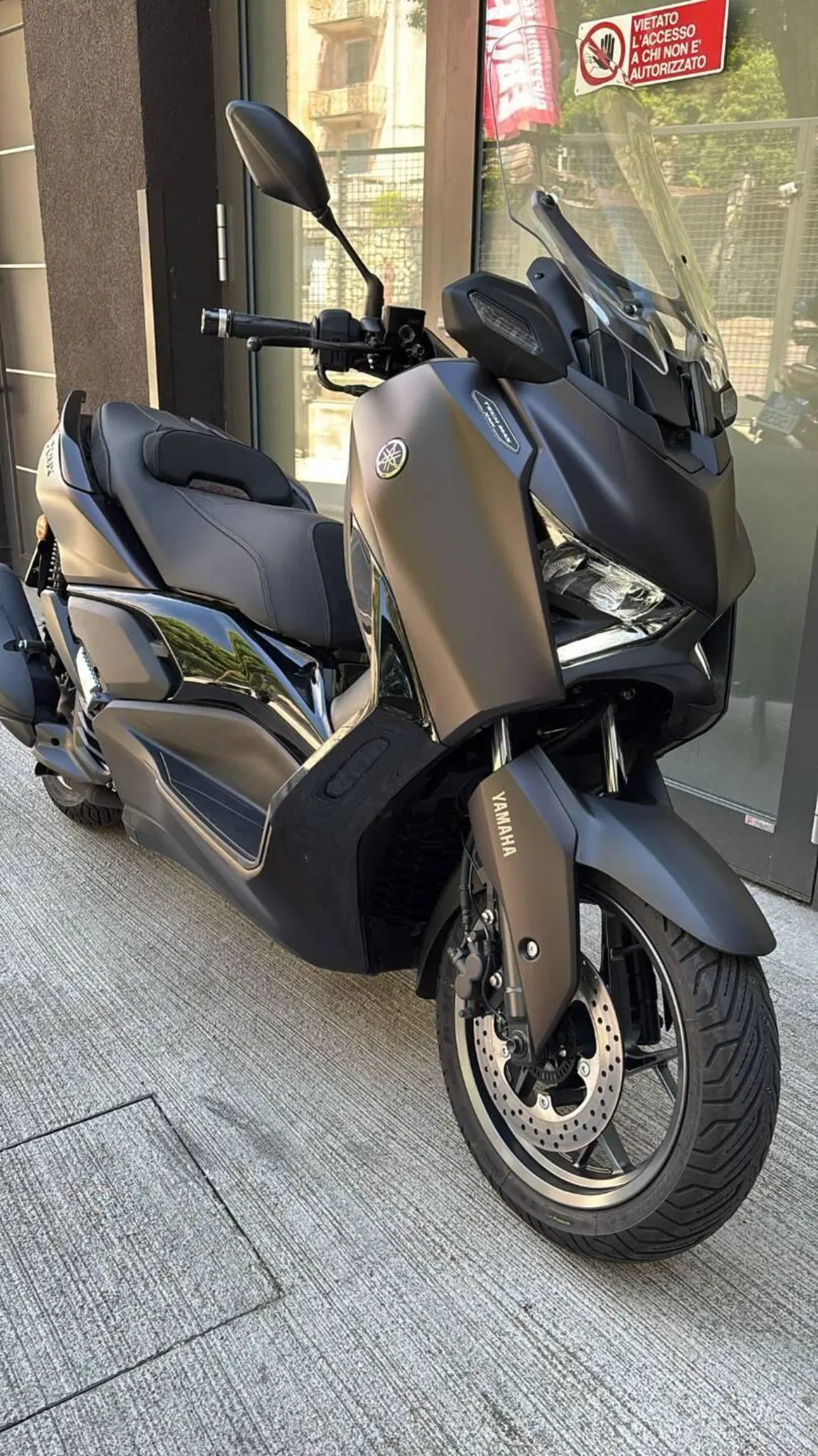 Yamaha X-Max 125 Tech Max (2025 - 26) (2)
