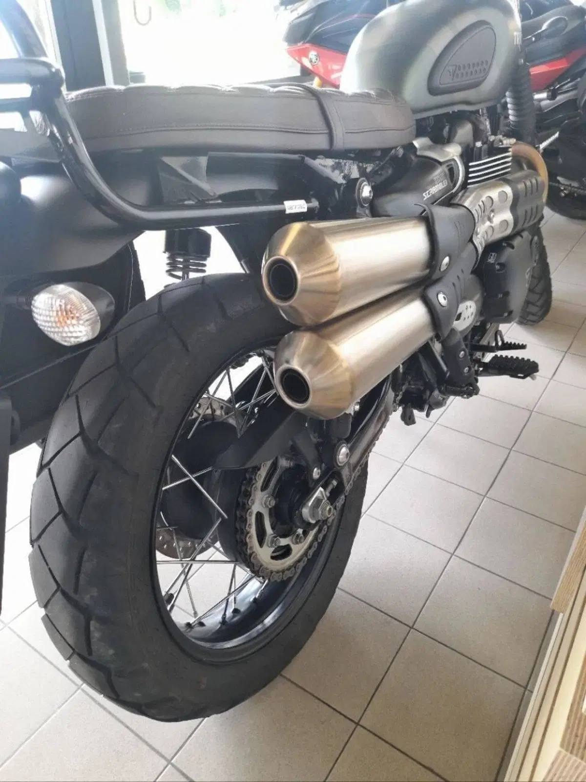 Triumph Street Scrambler 900 (2021 - 22) (2)