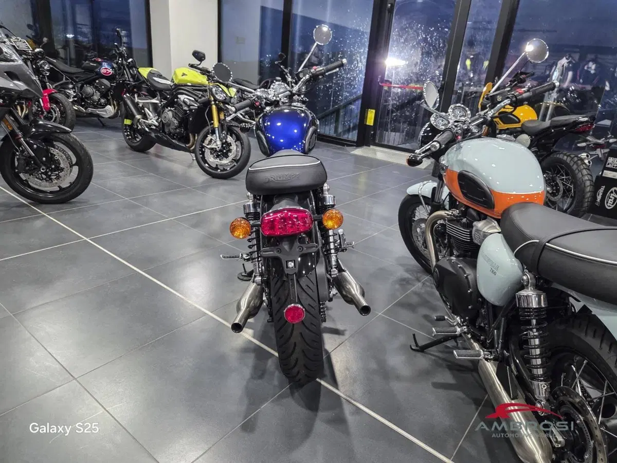 Triumph Bonneville T100 Icon Edition (2025 - 26) (4)