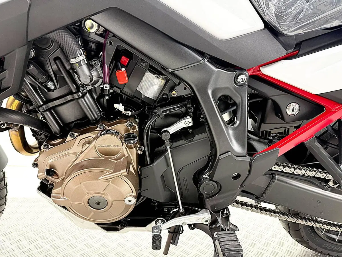 Honda Africa Twin CRF 1100L (2024 - 26) (15)